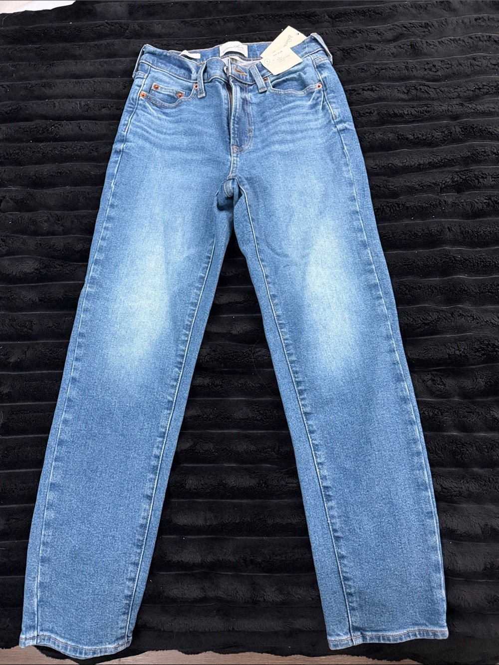 Universal Thread Straight-Leg Light Blue Jeans